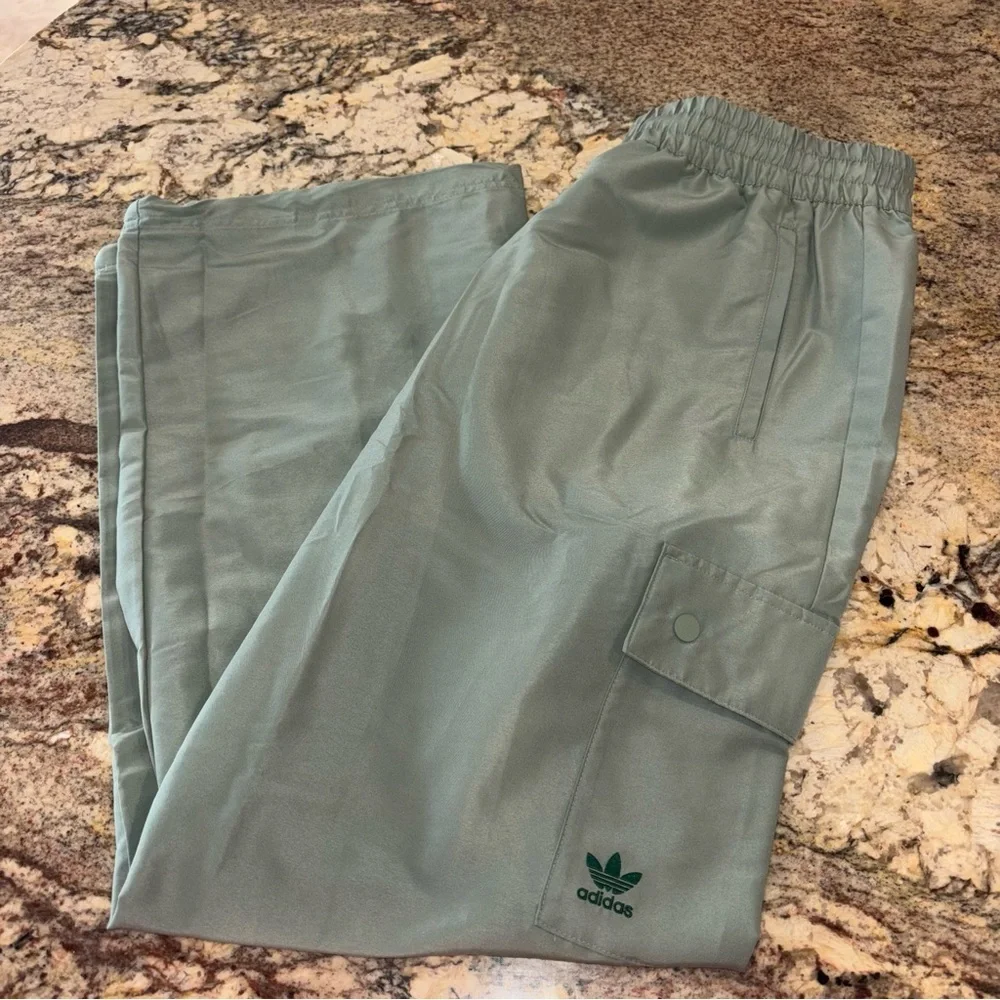 Adidas Light Green Cargo Pants NWT - Picture 6 of 10